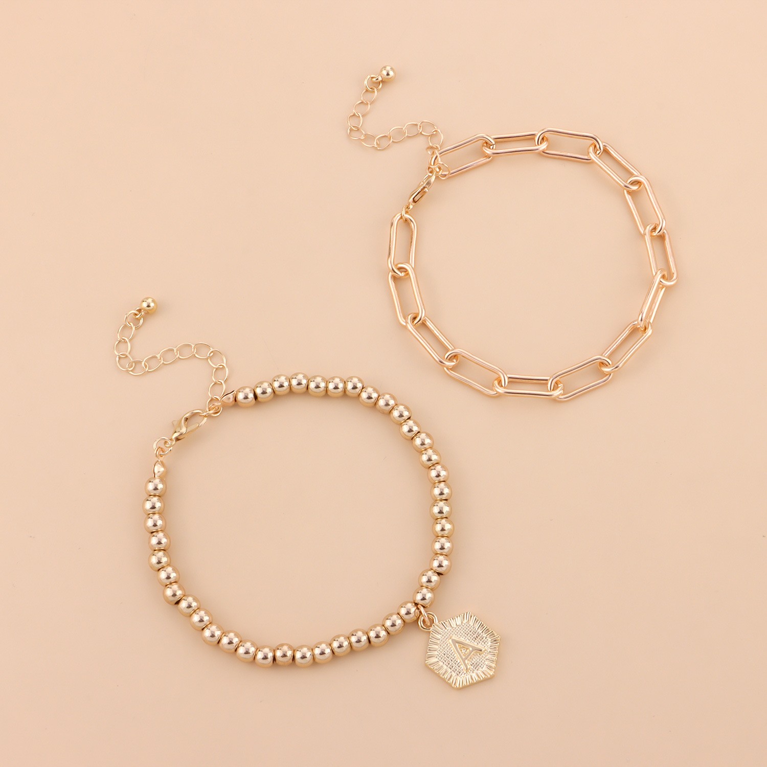 Fashion Pearl Portrait Pendant Necklace for Women Vintage Gold Metal